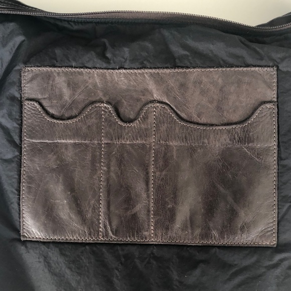 MO851 brown leather soft cross-body bag - Picture 4 of 8
